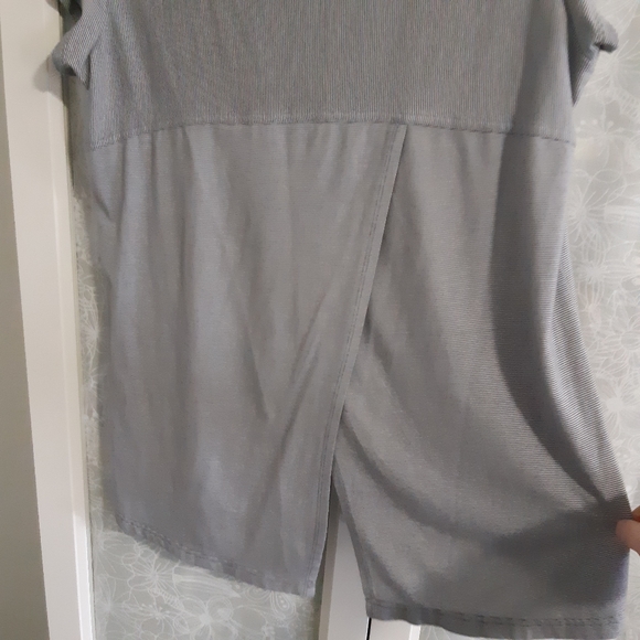 TenTree open back medium striped short sleeve shirt - Picture 5 of 6